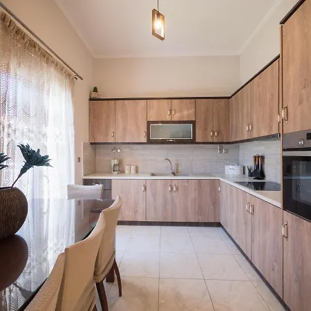 Kellys Cozy One Bedroom House Next To The Διαμέρισμα Ikonomianika