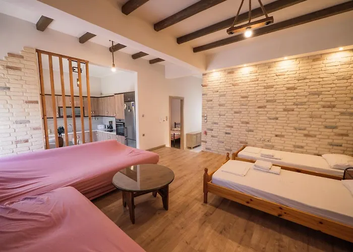 Kellys Cozy One Bedroom House Next To The Ikonomianika