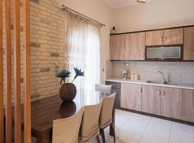 Kellys Cozy One Bedroom House Next To The * Ikonomianika